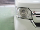 LEDヘッドライトは、点灯の瞬間から光量を発揮し、突然暗くなるトンネルなどでの安定感を高めます。