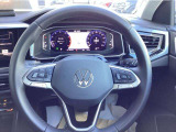 運転者中心に作られた運転席です。