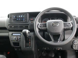 運転席廻りです。