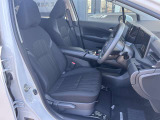 快適に運転できるドライブポジション!運転席シートリフターとシートスライドで、無理のない運転姿勢がとれます。