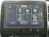 純正10インチメモリーナビです。 ラジオ、CD・フルセグTV、Bluetoothオーディオ接続が利用可能です。