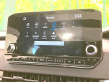 【純正ナビ】人気の純正ナビを装備しております。ナビの使いやすさはもちろん、オーディオ機能も充実!キャンプや旅行はもちろん、通勤や買い物など普段のドライブも楽しくなるはず♪