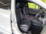 運転席シート廻りは使用感も少なく、良好な状態となっています。前オーナー様が丁寧に使っていたことがよくわかりますね。