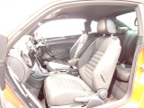 清潔で広々した座席です!是非、現車を見て体感してみてください。