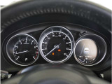 【明るく見やすいメーター】視認性が良く明るく見やすいメーター。運転者にとって見やすいメーターは運転していても疲れないですよね。