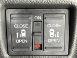 【両側パワースライドドア】スマートキーや運転席のスイッチで後席両側スライドドアの開閉が可能♪電動だから力を入れてドアを開ける必要が無く、小さなお子様でも簡単に開け閉めでき快適です♪