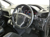 【運転席】運転席周りの画像です。プロの手で隅々までクリーニングしています。ご来店いただき実際に見てみてくださいね☆