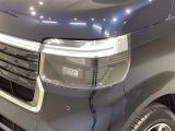 LEDヘッドライトは、点灯の瞬間から最大光量を発揮し、突然暗くなるトンネルなどでの安定感を高めます。