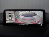 【360&deg;ビュー・モニター】専用カメラにより上から見下ろしたような視点で360度クルマの周囲を確認することができます。駐車が苦手な方でも縦列駐車や幅寄せ時に活躍してくれます。