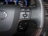 【ステアリングスイッチ】運転中に視線を前に向けたまま画面の操作できます。