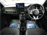 運転にかかわる様々な操作を安全に行えるように視点移動が少なく、操作性に配慮されたスイッチ類が凝縮されたコクピットです。
