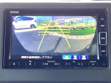 バックモニター付きで、車庫入れやバック時の後方確認をサポート。