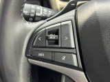 手元でオーディオ操作ができるステアリングスイッチ!音量調節や曲送り、モード切り替えなどがステアリングから手を離さずに安全に行えます。運転に集中しながらお好みの音楽を楽しめる、便利な装備です。