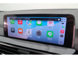 【アップルカープレイ】iPhoneがBMW車両とワイヤレスで接続されます。Apple CarPlayでは、オーディオストリーミングやメッセージングアプリがディスプレイに表示されます。