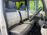 運転席シート廻りは使用感も少なく、良好な状態となっています。丁寧に使われていたことがよくわかりますね。
