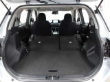 リヤシートを両方倒せば大きな荷物も車載可能です♪
