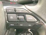 【レーダークルーズコントロール】高速道路での長距離走行が楽に!!自動で速度を保つクルーズコントロールが、衝突軽減システムと連携し、前方の車両を感知して車間を保つように速度調節してくれます!!