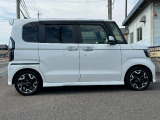 人気の軽自動車N-BOXカスタム入荷しました!室内ひろびろ・走りもキビキビ・燃費も良いからお財布にやさしい。ホンダN-BOXを選んで下さい!