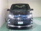 明度の高いLEDヘッドライトで、夜間の運転も安心です。