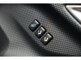 運転席のシートポジションメモリー機能は、登録済みの運転者と交代しても、シートポジションの変更の手間がかかりません。