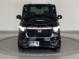 デイタイムランニングランプ付フルLEDヘッドライトは、Honda初となるダイレクトプロジェクション式を採用です!