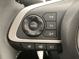運転中、オーディオの操作をしてて、ハッとしたことはありませんか?ステアリングスイッチは、運転中でもハンドルでオーディオの操作が可能です。安全なドライブをサポートします。