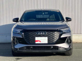 日本人デザイナーの発案によって2005年から採用されている、「シングルフレームグリル」。ひと目でAudiとわかる象徴的なデザインはAudiのブランドイメージを確立しています。