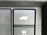 【パワーバックドア】スマートキーや運転席のボタンを押すだけでリアゲートが自動で開閉します!荷物を持っている時や、高い位置にあるバックドアを閉める際に便利な機能です♪