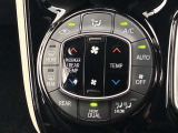 オートエアコンで車内はいつでも快適です♪