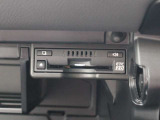 広がる運転支援サービスETC2.0搭載。全国の高速道路に設置されたITSスポットと双方向通信を図り、広域な道路交通情報や安全運転をサポートする情報を得て、音声やナビ画面上にタイムリーにお知らせします。
