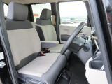 運転席の高さを変更できるので、体格に合わせた位置で運転できます!