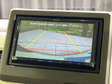 【バックカメラ】駐車時に後方がリアルタイム映像で確認できます。大型商業施設や立体駐車場での駐車時や、夜間のバック時に大活躍!運転スキルに関わらず、今や必須となった装備のひとつです!