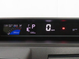 デジタルメーターのレイアウトを最適化しました。運転時のストレスを軽減し安全・安心な運転へ貢献します。