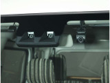 ドライブレコーダー装備:車の走行中の主に外観を中心に記録する撮影機材です!交通事故発生時の責任の所在を明確にしたり、観光等を記録するのにも役立ちます!