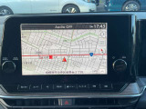 ハンズフリーフォン、VICS(FM多重)、ボイスコマンド、Bluetooth対応、USB接続、HDMI接続、Apple CarPlay ・ Android Auto 連携機能、AM/FMラジオ、NissanConnect サービス対応、iPod対応