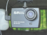 【ドライブレコーダー】ドライブレコーダー装備!走行中はもちろん、あおり運転や事故に遭遇した際、映像で記録し、万一のリスクに備えます。※記録用SDカードはお客様ご自身でご準備いただく必要があります。