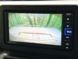 【バックカメラ】駐車時に後方がリアルタイム映像で確認できます。大型商業施設や立体駐車場での駐車時や、夜間のバック時に大活躍!運転スキルに関わらず、今や必須となった装備のひとつです!