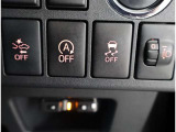 VSC(Vehicle Stability Control)付です。 横滑りを防止する装置です。 万が一の時に作動する、安全のための装置です。