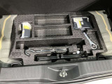 【パンク修理キット剤】こちらのお車にはパンク修理キット剤ついております♪