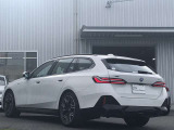 BMW Premium Selection保証では、ご購入後2年間に渡り走行距離無制限で、エンジン・ブレーキ・ミッション等のメイン部分に関しまして、万が一修理・整備が必要になりました際に部品・工賃無料にて対応いたします。