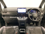 車内は光触媒抗菌消臭施工済です。インパネ周りはスタイリッシュなデザインで機能や装備も充実しています。グローブボックスやカップホルダーのほかにトレーなどたくさんの収納スペースが付いています。