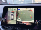 まるで真上から見ているような、視認性の良いアラウンドビューモニターです。駐車が苦手な方でもこれでらくらく駐車できますよ。