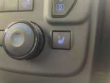 運転席、助手席にはシートヒーターが付いています。最近の冬場は例年よりも寒くなっています。。。シートヒーターがあるとないとじゃ大違い!ぜひお試しあれ!