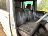 運転席シート廻りは使用感も少なく、良好な状態となっています。丁寧に使われていたことがよくわかりますね。