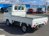 こちらのお車にはバックブザーが付いてますので、下がる時は後方へのアピールになりますね!