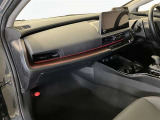 すっきりとしたデザインの内装は、さすがトヨタ車の上品さを感じます。