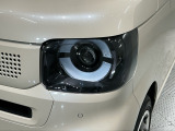 LEDヘッドライトは、点灯の瞬間から最大光量を発揮し、突然暗くなるトンネルなどでの安定感を高めます。