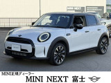 初めてのMINIで失敗したくない方に選ばれる定番モデルです。扱いやすいサイズ感と軽快な走りが魅力。正規ディーラー認定中古車のため、遠方のお客様にもご安心してお乗りいただけます。