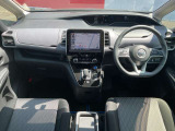 日産の上質なミニバンとして、もっとも相応しい走りとはなにか。五感に響くダイナミックさとラグジュアリー感でした。