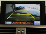バックガイドモニターで、後方を確認しながら安心して駐車することができます。運転初心者も熟練者も必須の機能ですよ!